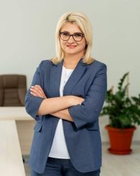 Dr Danita